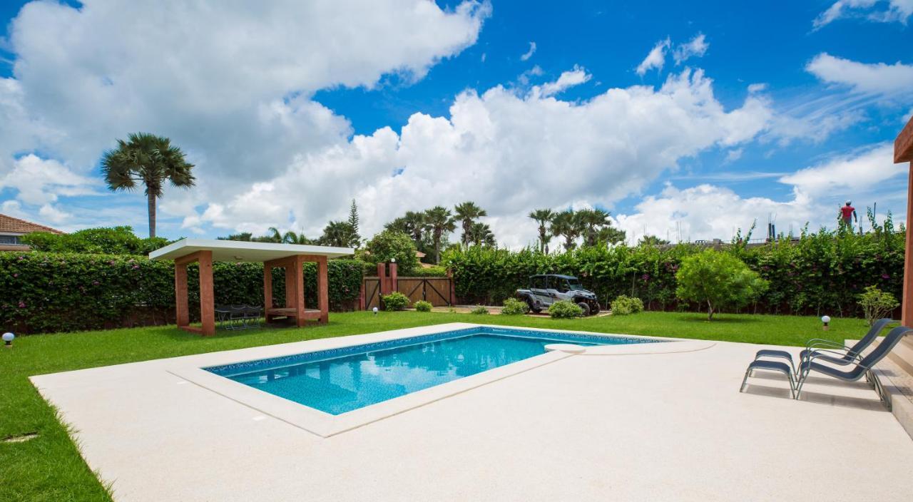 Maison K.E.N.Z.A M'Bour Luaran gambar