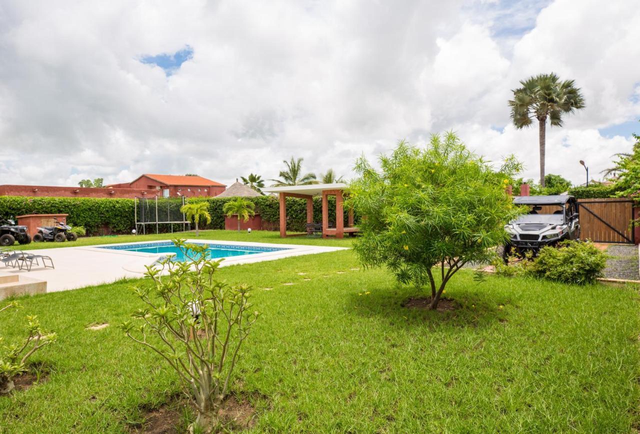 Maison K.E.N.Z.A M'Bour Luaran gambar