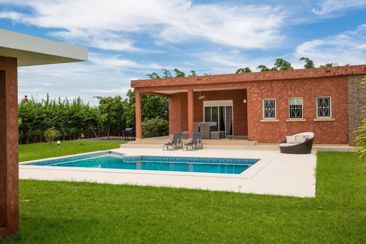 Maison K.E.N.Z.A M'Bour Luaran gambar
