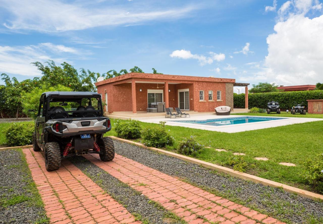 Maison K.E.N.Z.A M'Bour Luaran gambar