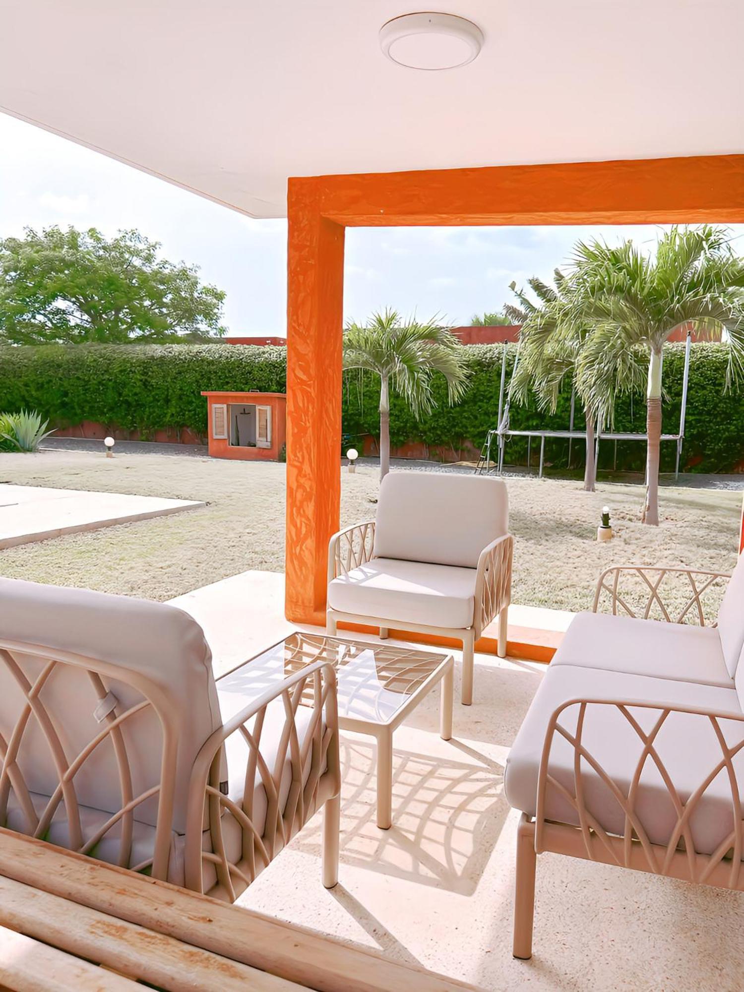 Maison K.E.N.Z.A M'Bour Luaran gambar