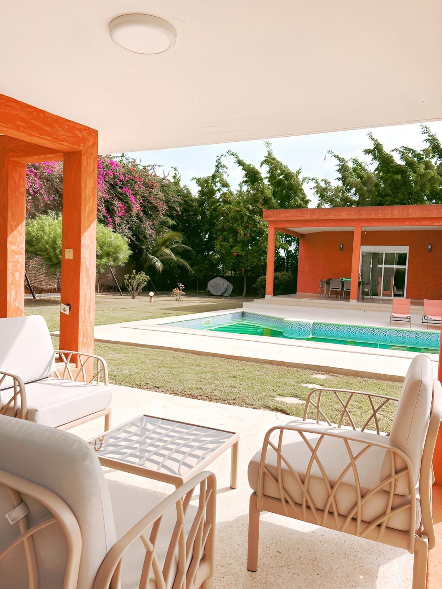 Maison K.E.N.Z.A M'Bour Luaran gambar